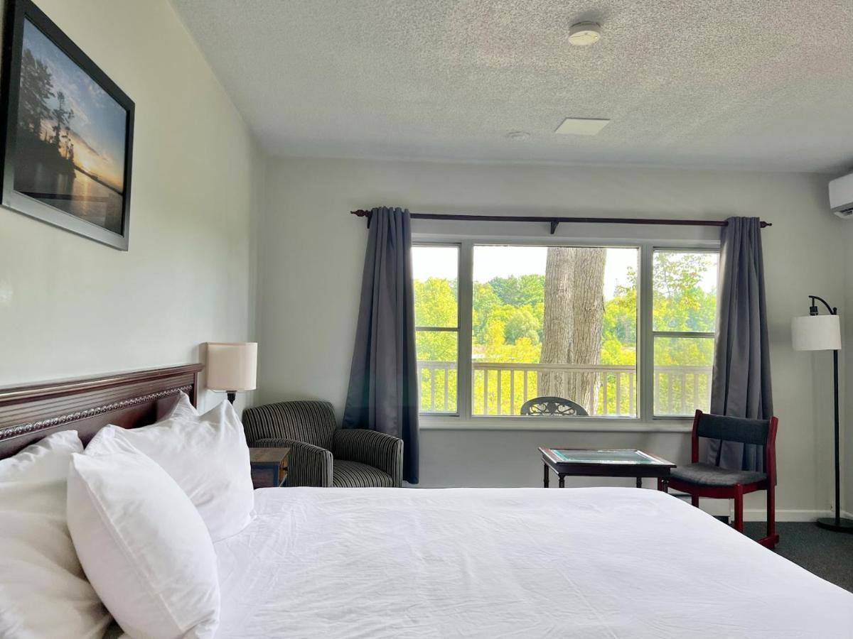 Inn At The Falls ブレイスブリッジ エクステリア 写真