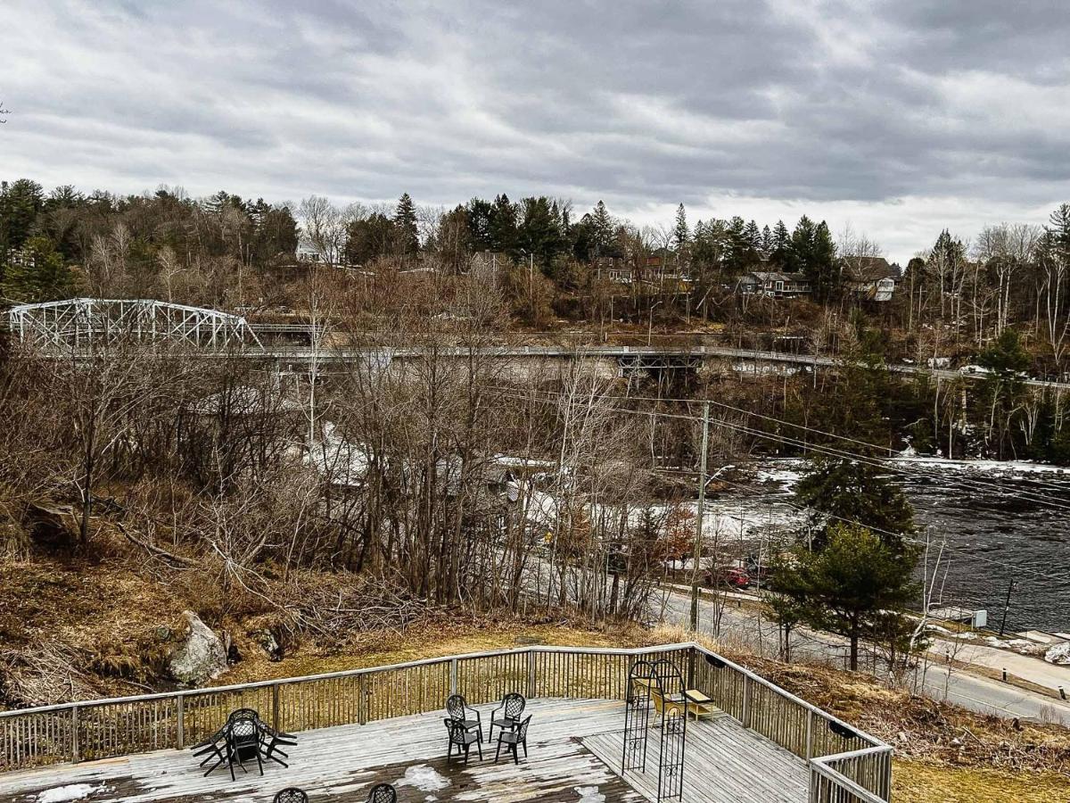 Inn At The Falls ブレイスブリッジ エクステリア 写真